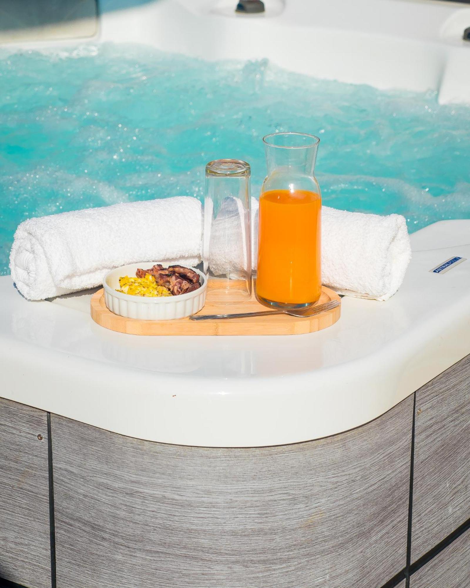 Evasion En Plein Coeur De La Ville T2 Jacuzzis Sauna Et Piscine Au Centre De 포트루이스 외부 사진